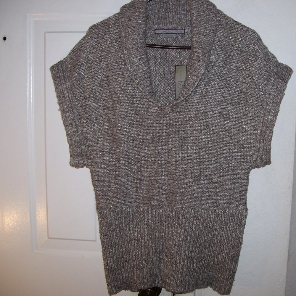 To The MAX Color Beaver Taupe Sleeveless Sweater Polyester Blend Size S